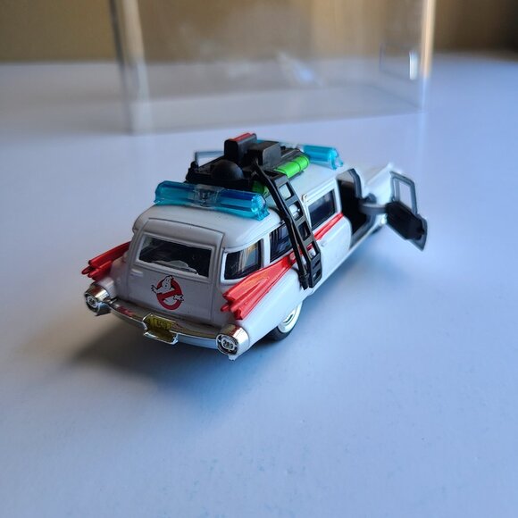 Jada Toys Ghostbusters Diecast Ambulances - Picture 5 of 5